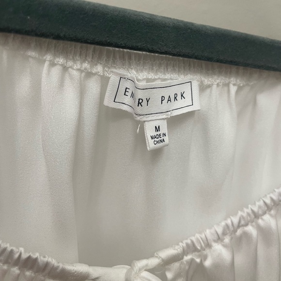 Emory Park- White Low V Bodysuit - Picture 5 of 12